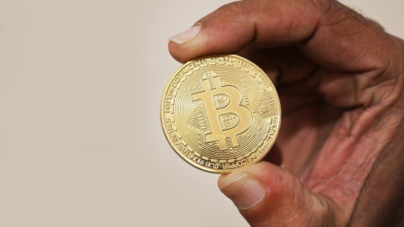 Mikä on Bitcoin? Kattava opas kryptovaluutan toimintaan, säilytykseen ja riskeihin