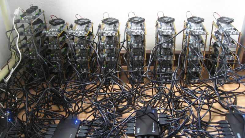 Louhinta käytännössä: mitä kryptovaluuttojen louhinta vaatii ja kannattaako se vuonna 2026