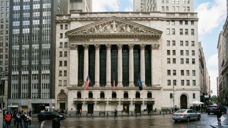 NYSE ja Blockchain.com sopivat tokenisoitujen osakkeiden jakelusta